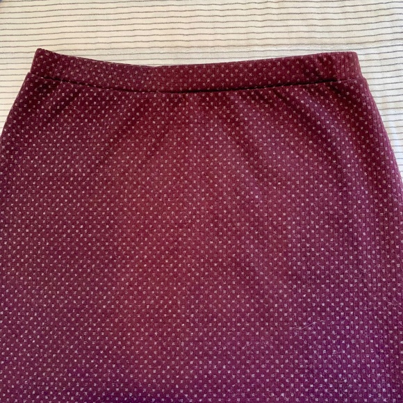 Free People Pencil Skirt Burgundy Polka Dot Knit in Size Large - Picture 4 of 6